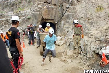 Los mineros peruanos a punto de ser rescatados 