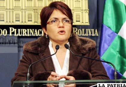 Autoridades de Coroma y Quillacas presentarán propuestas para revisar documentación sobre el caso de límites según Claudia Peña, ministra de Autonomías.(Foto: www2.la-razon.com)