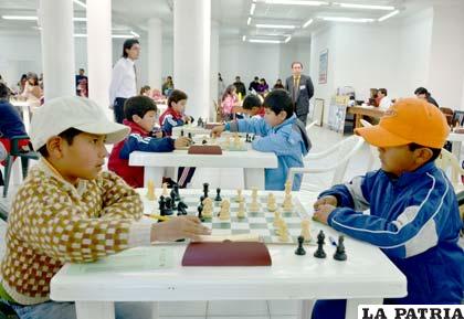 Ajedrecistas orureños que intervienen en los campeonatos