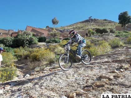 Buena labor de los ciclistas que participan en la competencia