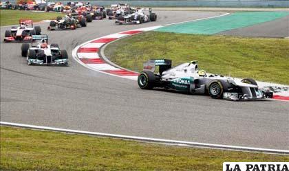 El piloto alemán Rosberg encabeza la competencia del Gran Premio de China (Foto: lainformacion.com)