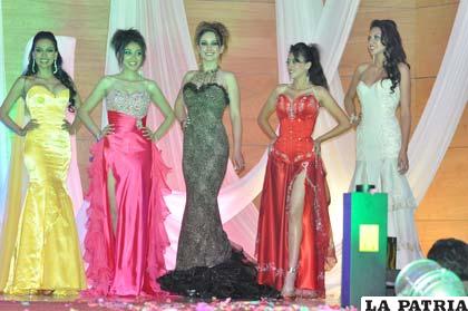 Finalistas del certamen de belleza en el que se eligió a Miss y Señorita Oruro 2012