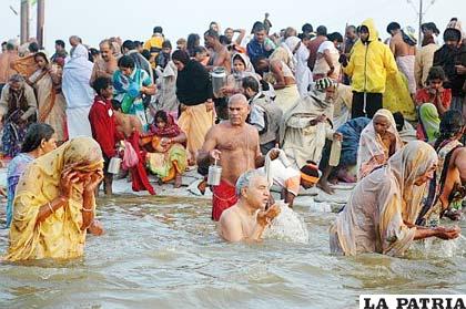 El sagrado río Ganges de la India, está seriamente contaminado