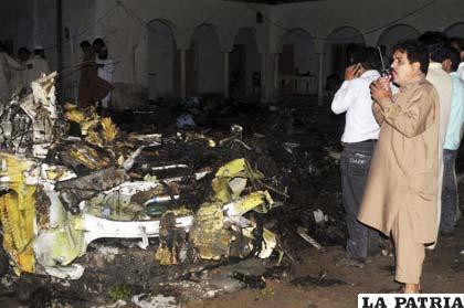 Aproximadamente 138 personas perdieron la vida al estrellarse un Boeing en una zona residencial próxima a Islamabad (Foto: 20minutos.es)