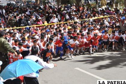 Buena cantidad de niños participaron de la competencia pedestre