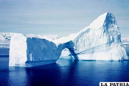El hielo del Ártico se hace cada vez más delgado