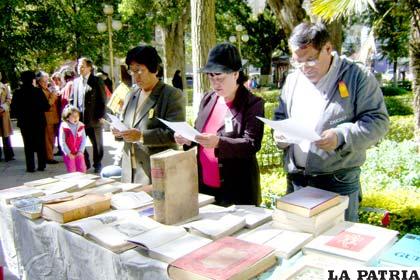 Nueva Feria del Libro reunirá a escritores  bolivianos en el atrio del Santuario del Socavón, este 29 de abril (Foto Archivo)