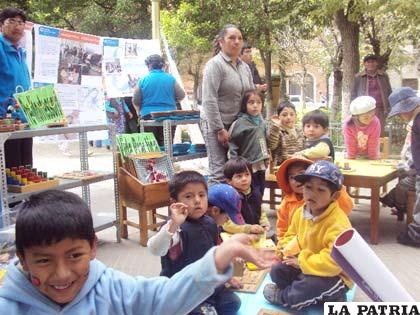 Feria realizada ayer en la Plaza Manuel de Castro y Padilla