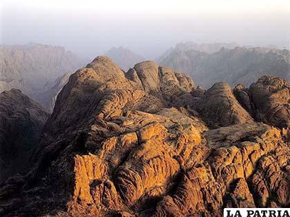 El Monte Sinaí donde, se dice, Dios entregó a Moisés los 10 Mandamientos