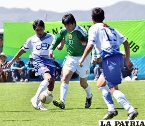 El equipo presidencial jugó un amistoso con el equipo de Collana (Foto: APG)