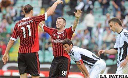 Una acción del partido Milán ante Juventus en el fútbol italiano (Foto: www.que.es)