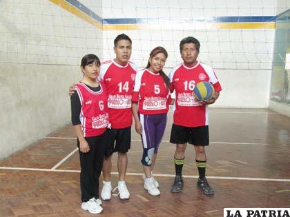 Jugadores del equipo de Panorama Deportivo