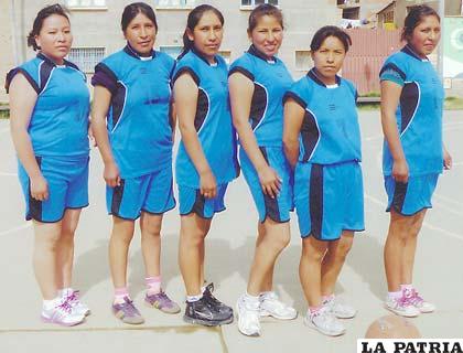 El quinteto femenino de Real Quillacas interviene en el torneo provincial con las siguientes jugadoras: Yesemia Lía, Roxana Mendoza Ríos, Roxana Mendoza Choque, Claudia Mendoza, Elizabeth Huayllas y María Mendoza