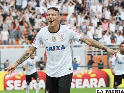 El goleador peruano Paolo Guerrero