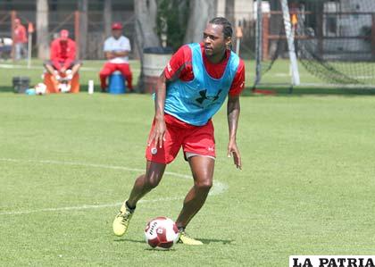 El futbolista brasileño Wilson Tiago