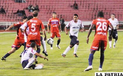 En la ida el 16 de enero, venció Universitario por 1 a 0 en el estadio Patria