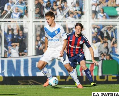 Una acción del empate entre Vélez y San Lorenzo