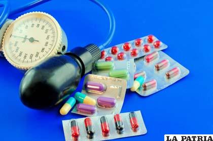 El control permanente de la presión y el consumo de medicamentos bajo control médico, también ayudan a controlar la hipertensión
