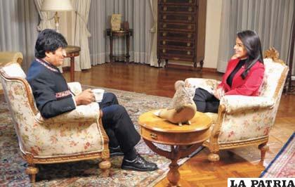 Presidente Evo Morales fue entrevistado  por Claudia Palacios, de CNN /CNN