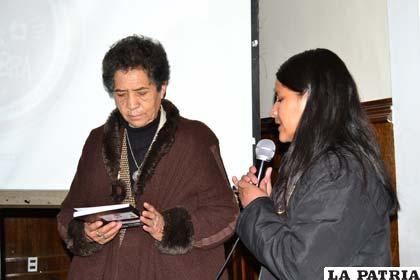 Clotilde Calancha representante de la Defensoría del Pueblo recibió el Mapeo Situacional de niñez y adolescencia