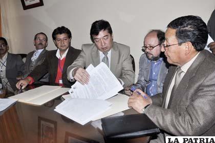 Firma de convenio para inicio de proyecto de telemedicina RAFT Altiplano