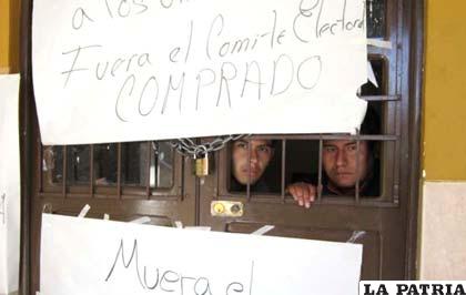 Estudiantes universitarios en huelga de hambre