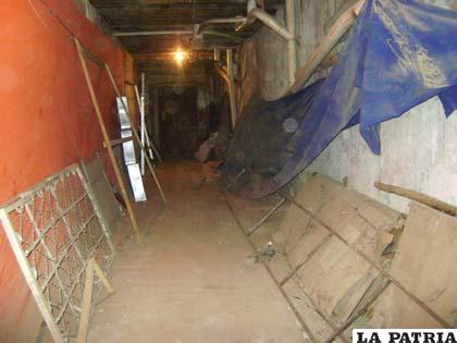 Antes el callejón de ingreso se encontraba lleno de basura y muebles viejos