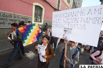 Organizaciones sociales colapsan la plaza Murillo, en demanda del esclarecimiento de la desaparición del dirigente de Cofecay, Ramiro Choque