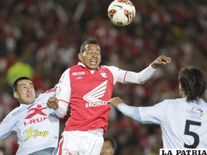 Una acción del partido que se jugó en El Campín de Bogota