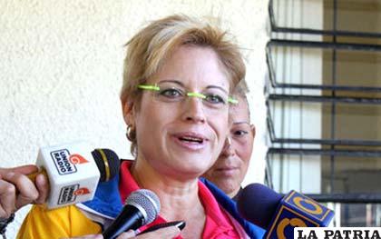 Grupos afectos al chavismo atacaron dos diarios y la Gobernación de Miranda