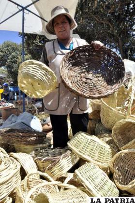 Comerciantes de Cochabamba llegan a Oruro para vender sus productos