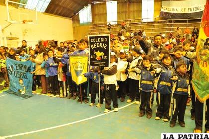 Esta misma escena se repetirá en la inauguración del torneo de futsal Infantil