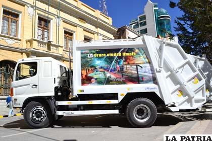 Carros compactadores de basura adquiridos por la Alcaldía