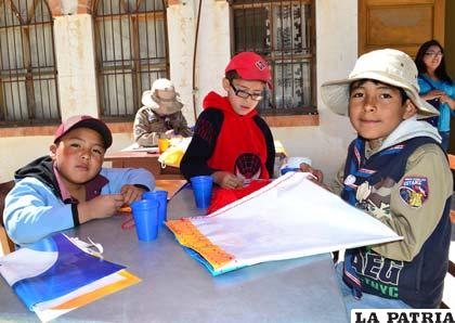 Niños del Taller de Reciclaje del Centro Mariano del Socavón