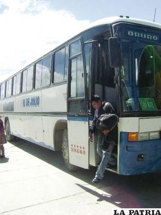 CIUDADANO (VÍCTIMA) LLEGANDO DE VIAJE A LA CIUDAD A REALIZAR COMPRA DE UN AUTOMOVIL A LA AUTOVENTA.