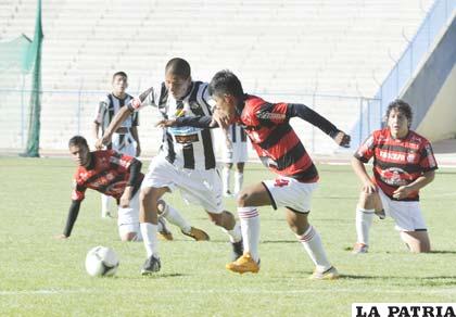 Oruro Royal no pudo con su similar de Flamengo