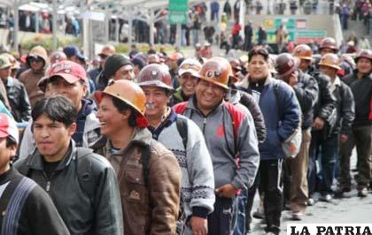 Dirigentes de la COB piden la jubilación con renta de 8.000 bolivianos