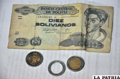 Advierten existencia de monedas y billetes falsos circulando en la ciudad