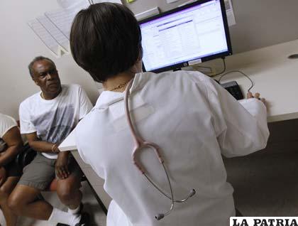 Latinos se registraron en el Obamacare, nuevo sistema de atención en salud