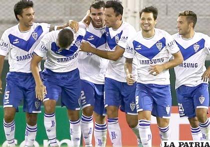 Vélez quiere mantener la punta en el campeonato
