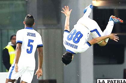 El brasileño Hernanes anotó el primero para el Inter