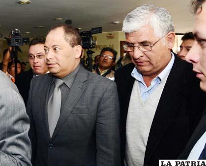 Mineros piden la renuncia de los Ministros Carlos Romero, Mario Virreira y Juan Ramón de la Quintana
