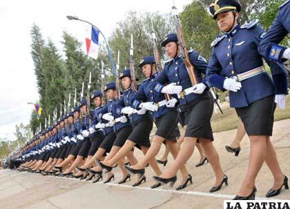 Alumnas del Politécnico Militar de Aviación