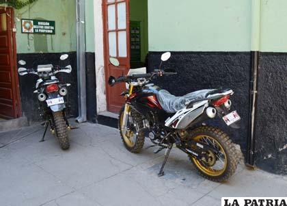 Las motocicletas que fueron compradas con dinero robado fueron trasladadas a la Felcc 