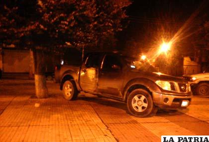 El vehículo quedó sobre la acera de la plaza Sebastián Pagador