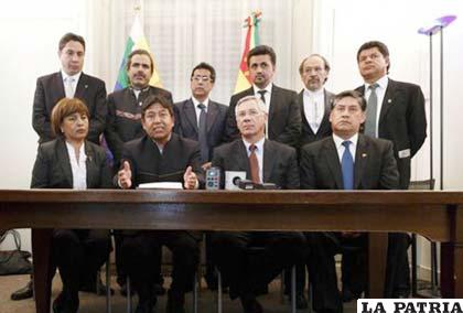 Comisión boliviana que presentará la demanda marítima ante la Corte de La Haya