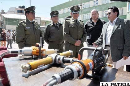 Equipos donados por Inti Raymi fueron entregados a la Unidad Operativa de Bomberos