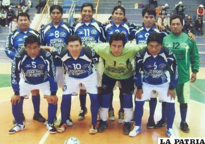 El equipo de Dirigentes que logró el título
