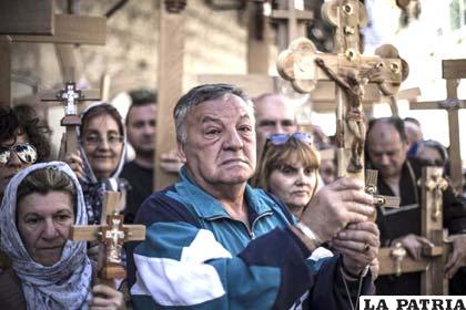 Cristianos rememoran el sufrimiento de Cristo