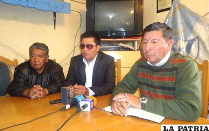 Durante la conferencia de prensa de los directivos de San José
